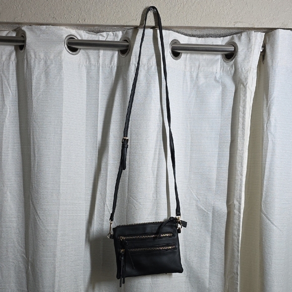 Handbags - Elegant Black Crossbody Bag